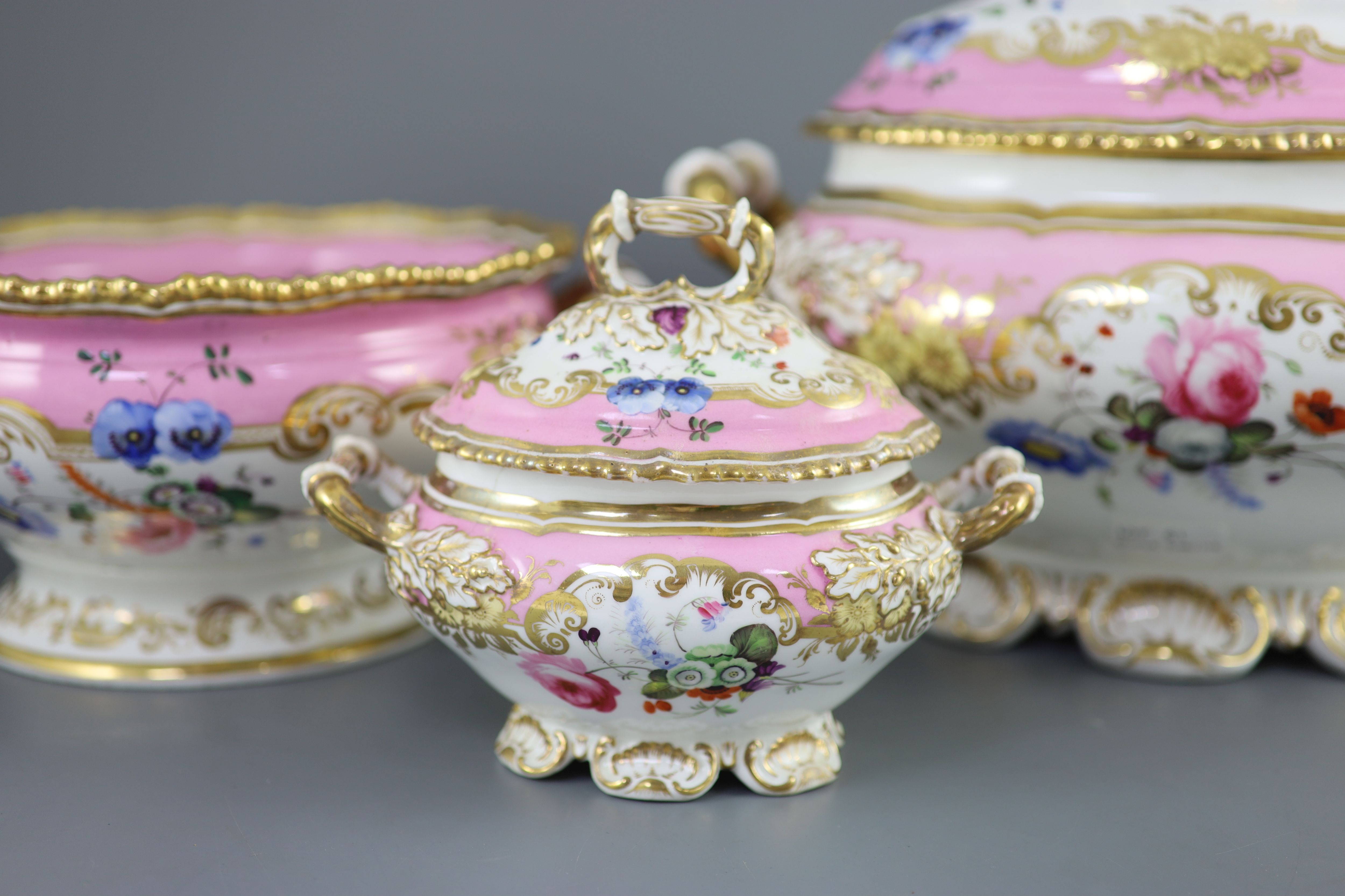 An extensive one hundred and thirteen piece English porcelain dinner and dessert service, c.1825-30,